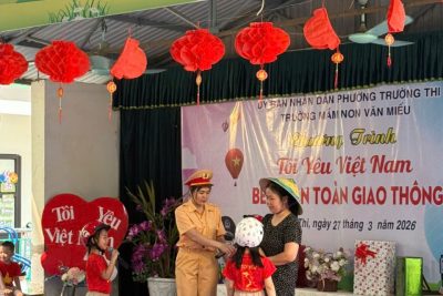 SÔI NỔI CHƯƠNG TRÌNH “TÔI YÊU VIỆT NAM – THÁNG AN TOÀN GIAO THÔNG” TẠI TRƯỜNG MẦM NON VĂN MIẾU