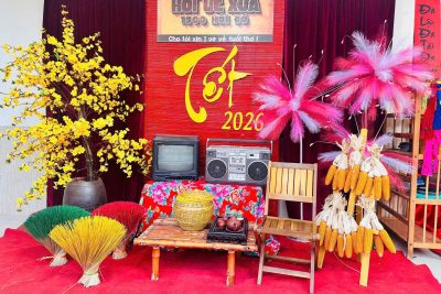 TRƯỜNG MẦM NON VĂN MIẾU TỔ CHỨC HỘI CHỢ MÙA XUÂN CHO CÁC BÉ.