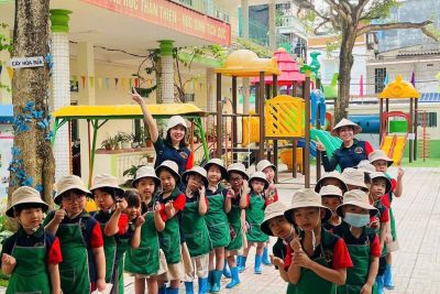 Các con khối 5 tuổi – Trường MN Văn Miếu đã tham gia hoạt động trải nghiệm thật thú vị tại “vườn ngô, vườn khoai và vườn chuối”  Xã Nam Lý, tỉnh Ninh Bình.